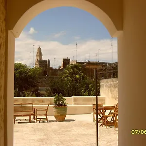 https://bb-la-casa-gialla-di-mariella.lecce-hotels.com